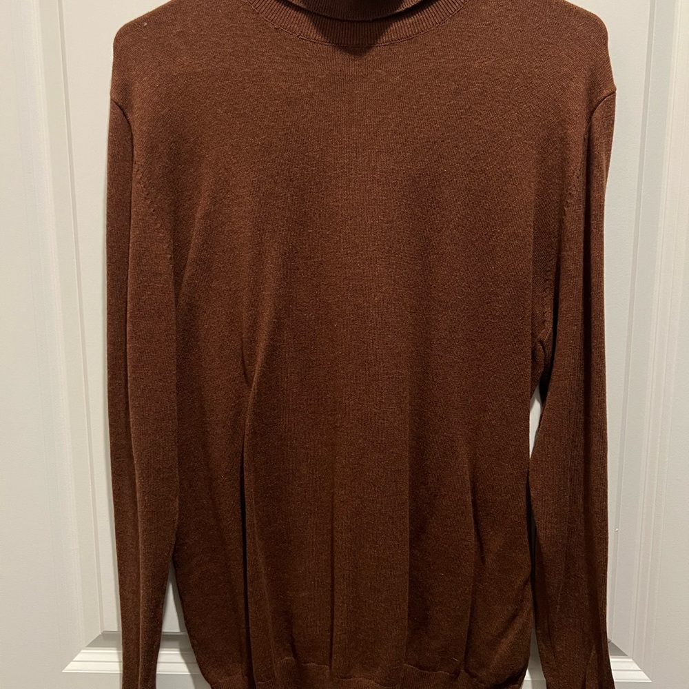 H&M Men's Turtleneck Sweater in Warm Brown